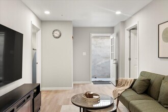 1506 Mississippi Ave SE in Washington, DC - Foto de edificio - Building Photo