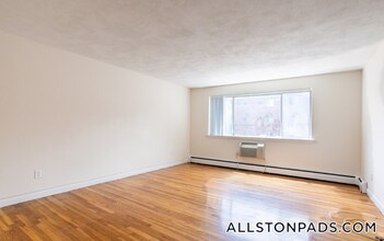90 Gardner St in Boston, MA - Building Photo - Building Photo