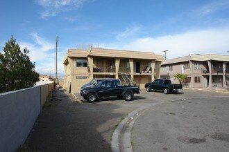 1748 Breckenwood Ct in Las Vegas, NV - Foto de edificio - Building Photo