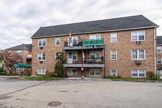 Greentree at Lynbrook in Lynbrook, NY - Building Photo - Building Photo