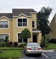 6330 Osprey Lake Cir in Riverview, FL - Building Photo