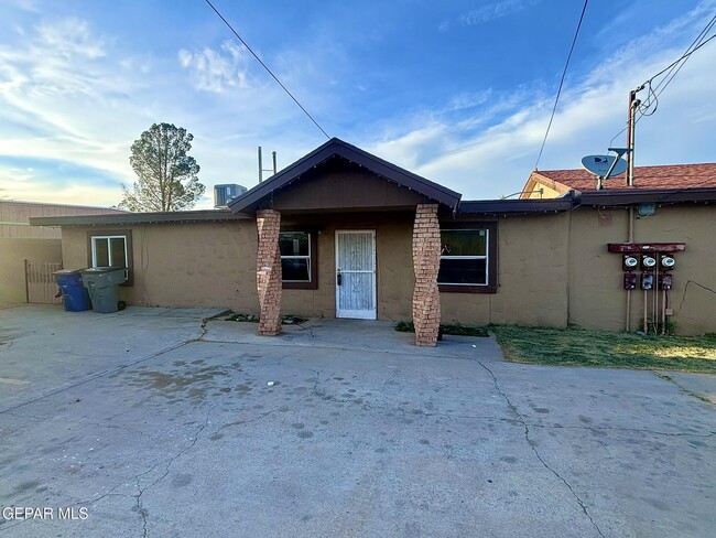 7952 San Jose Rd in El Paso, TX - Building Photo - Building Photo