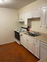 541 Palomas Dr SE in Albuquerque, NM - Building Photo