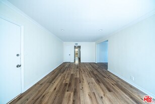 9205 Alcott St in Los Angeles, CA - Building Photo