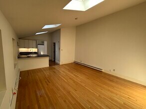 31 Branch in Boston, MA - Foto de edificio - Building Photo