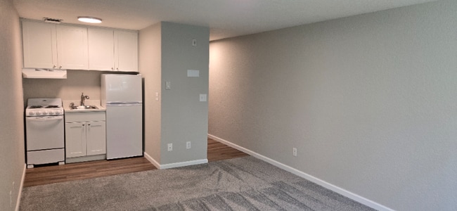 1625 Kent Des Moines Rd in Des Moines, WA - Foto de edificio - Building Photo