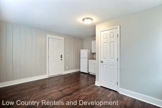 2004 Utah St in Savannah, GA - Building Photo - Building Photo