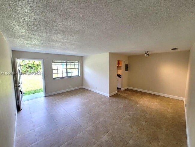 1431 S 14th Ave in Hollywood, FL - Building Photo - Building Photo