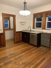 4 Douglas Ave in Somerville, MA - Building Photo - Building Photo