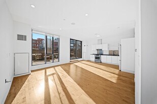 346 Congress St in Boston, MA - Building Photo