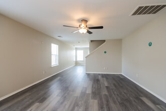 22922 Twisting Pine Dr in Spring, TX - Building Photo - Building Photo