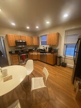 66 Dimick St, Unit 1 in Somerville, MA - Foto de edificio - Building Photo