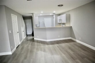 8656 S Southgate Shores Cir in Tamarac, FL - Building Photo - Building Photo