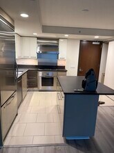 1200 Queen Emma St, Unit Capitol Place in Honolulu, HI - Building Photo - Building Photo