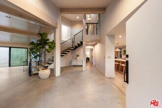 3627 Woodhill Canyon Rd in Los Angeles, CA - Building Photo - Building Photo