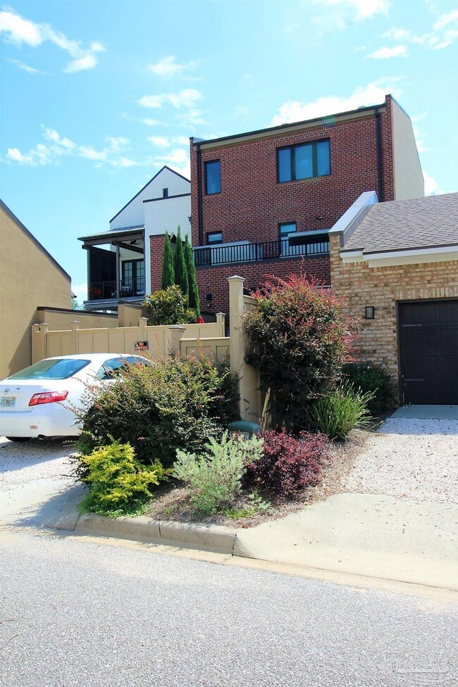 47 N 9th Ave in Pensacola, FL - Building Photo - Building Photo