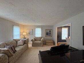 5 Autumn Ln in Natick, MA - Building Photo - Building Photo