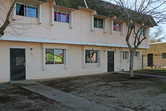 Huron Apartments in Huron, CA - Building Photo - Building Photo