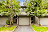 Indian Hills Condominiums in Vancouver, WA - Foto de edificio - Building Photo