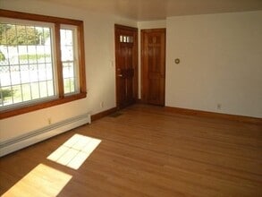 13 Sandy Pine Rd in Templeton, MA - Building Photo - Building Photo