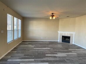9215 Pioneer Forest Dr in Austin, TX - Building Photo - Building Photo