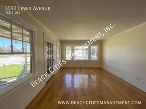 3592 Lewis Ave in Long Beach, CA - Building Photo - Building Photo