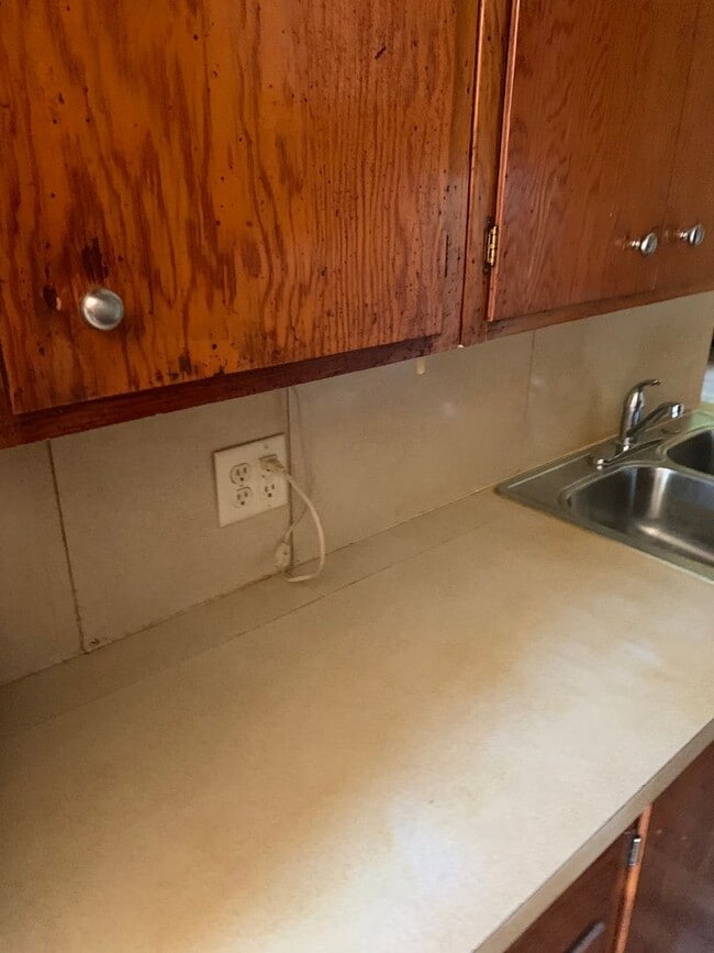 1241 South St in Waterloo, IA - Building Photo - Building Photo