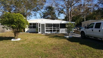 119 Melody Ln in Largo, FL - Building Photo