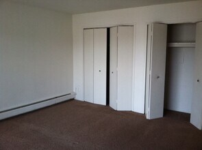 24925 Jefferson Ave, Unit 1 in St. Clair Shores, MI - Building Photo - Building Photo