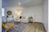 Carolina Drive - Greenville - 822 in Greeneville, TN - Building Photo - Interior Photo