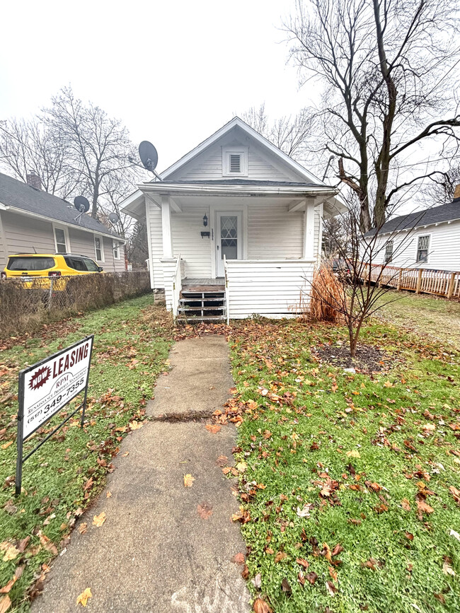 property at 1351 N Jenison Ave