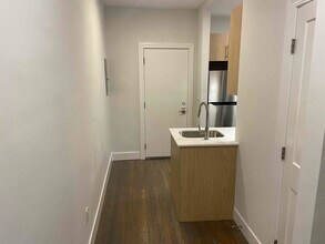 111 Park Dr in Boston, MA - Building Photo - Building Photo