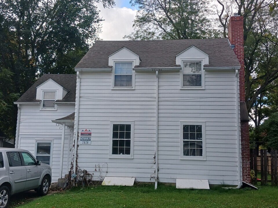 2828 Wood St in Ames, IA - Building Photo