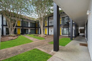 Live Montrose 1507 California in Houston, TX - Building Photo