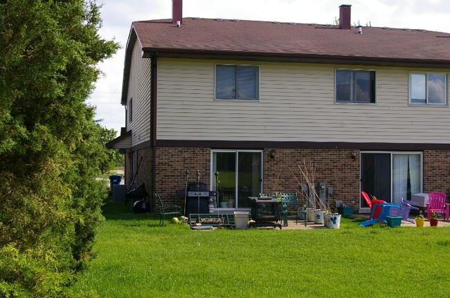 315 Creekside Dr in Bloomingdale, IL - Building Photo - Building Photo