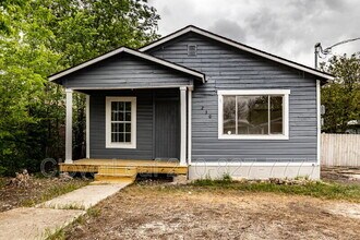 230 Paramount Ave in San Antonio, TX - Building Photo - Building Photo