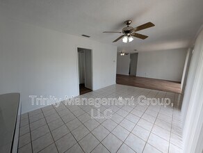 1101 Lodge Cir in Spring Hill, FL - Building Photo - Building Photo