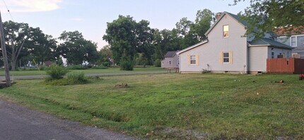 26 E 1st St in Addieville, IL - Building Photo - Building Photo