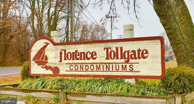 8 Florence Tollgate in Florence, NJ - Building Photo