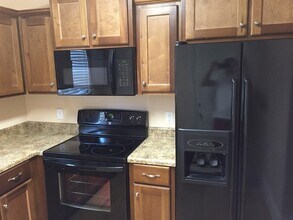 83 Ristona Dr in Savannah, GA - Building Photo - Building Photo