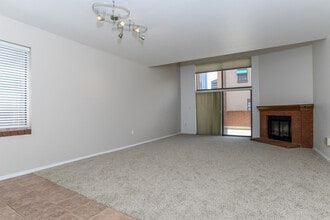 1512 Larimer St, Unit 21 in Denver, CO - Foto de edificio - Building Photo