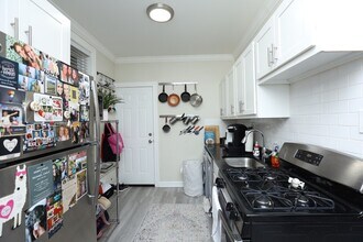 644 W Roscoe St, Unit J09W in Chicago, IL - Foto de edificio - Building Photo