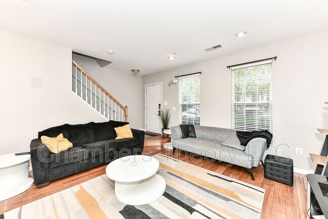 5102 Donovan Dr in Alexandria, VA - Building Photo - Building Photo