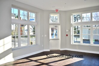 185 Washington Rd in Barrington, RI - Building Photo - Building Photo