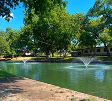 401 Buchanan Dr, Unit 106 in Burnet, TX - Building Photo