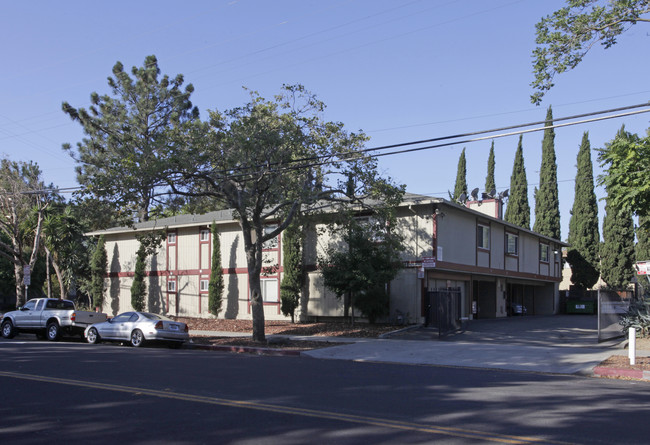 195 E Reed St in San Jose, CA - Foto de edificio - Building Photo