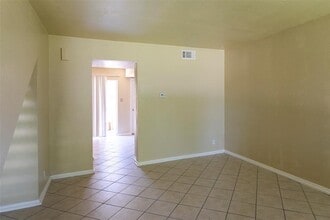 8809 Dawnridge Cir in Austin, TX - Building Photo - Building Photo