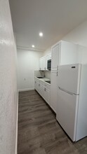 2712 SW 118th Ct, Unit 1 Bedroom in Miami, FL - Foto de edificio - Building Photo