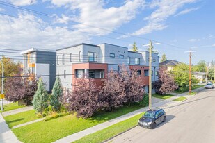 2611 25th Ave SW in Calgary, AB - Building Photo