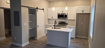 222 Montaup St, Unit B in Fall River, MA - Building Photo